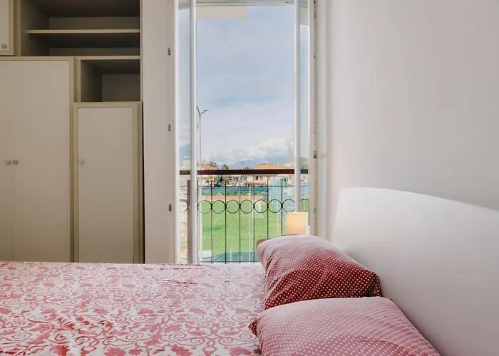 Wonderful House Near The Sea * В'яреджо